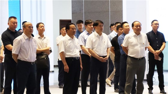長(zhǎng)沙市委常委、市委組織部部長(zhǎng)張宏益一行調(diào)研國家網(wǎng)絡(luò)安全產(chǎn)業(yè)園區(qū)（長(zhǎng)沙），并參觀我司布展的園區(qū)展示推廣中心項(xiàng)目